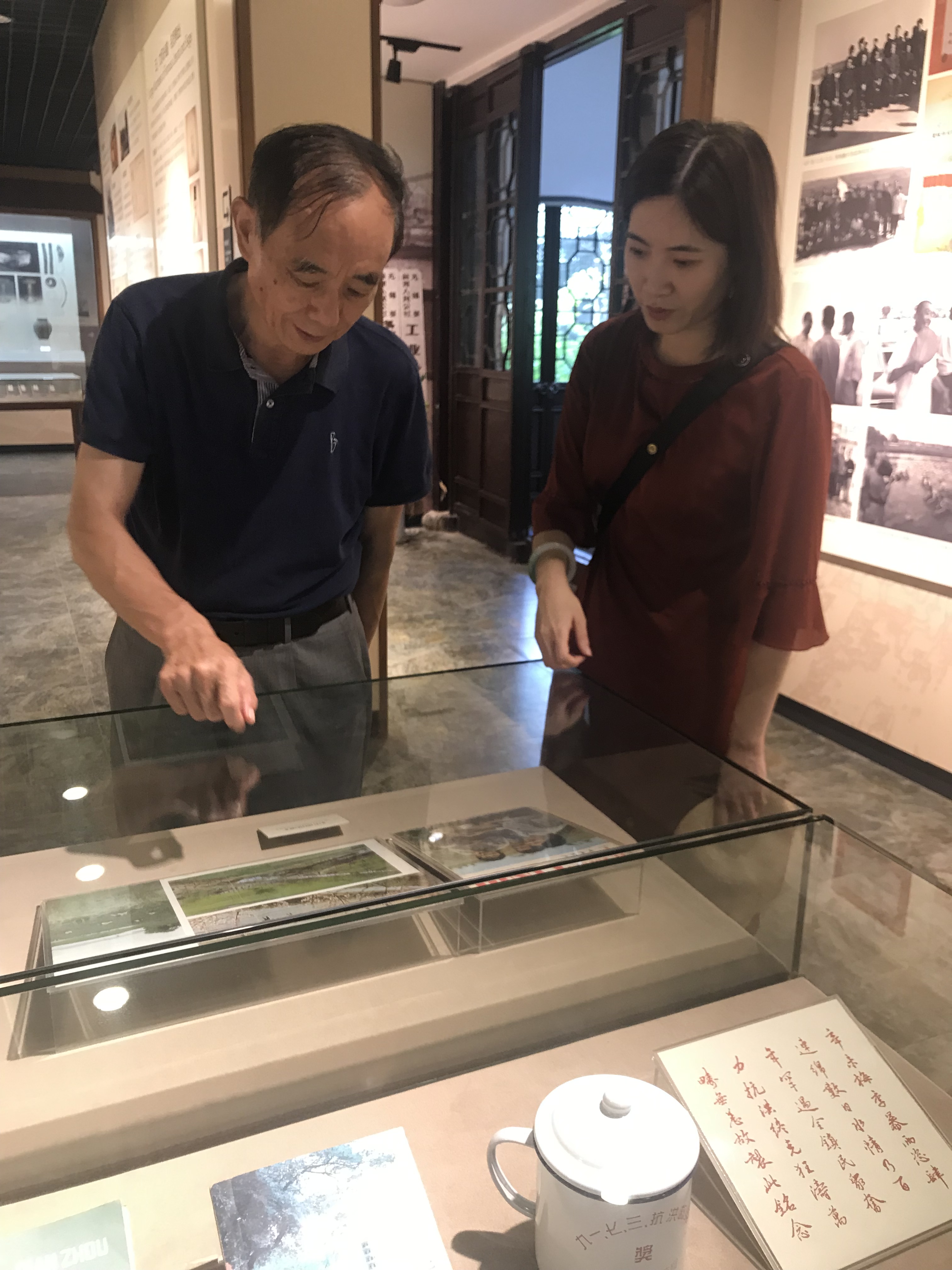 中国艺术研究院红楼梦研究所副研究员胡晴女士参观锦绣园